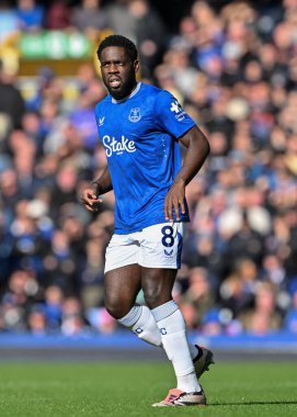 Everton 'dan Orel Mangala Premier Lig maçı sırasında 28 Eylül 2024' te İngiltere 'nin Liverpool kentinde Goodison Park' ta Everton, Crystal Palace 'a karşı.