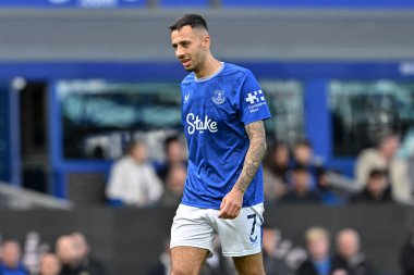 Everton 'dan Dwight McNeil Premier League maçı sırasında Everton, 28 Eylül 2024' te Goodison Park, Liverpool 'da Crystal Palace' a karşı.