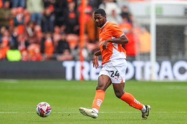 Blackpool 'dan Odeluga Offiah, 21 Eylül 2024' te Bloomfield Road, Blackpool 'da oynanan Blackpool-Burton Albion maçında pas verdi.