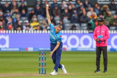 İngiltere 'den Jacob Bethell, İngiltere' nin Bristol, Birleşik Krallık 'taki Unique Stadyumu' nda oynadığı 1.