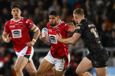 Salford Red Devils takımından Nene Macdonald 27 Eylül 2024 'te Salford Community Stadyumu, Eccles, İngiltere' de oynanan Betfred Süper Lig eleme maçında Salford Red Devils - Leigh Leopards maçı sırasında ara verdi.