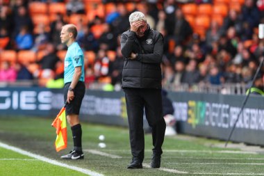 Blackpool 'un baş antrenörü Steve Bruce, 28 Eylül 2024' te Bloomfield Road, Blackpool 'da oynanan Blackpool-Burton Albion maçında tepki gösterdi.