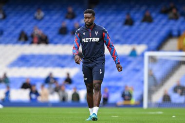 Crystal Palace 'dan Marc Guhi, 28 Eylül 2024' te İngiltere 'nin Liverpool kenti Goodison Park' ta oynanan Everton-Crystal Palace Premier League karşılaşması öncesinde ısınıyor.