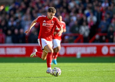 Nottingham Forrest takımından Neco WILLIAMS Premier League maçında topla saldırıyor Nottingham Forest Fulham 'a karşı City Ground, Nottingham, İngiltere, 28 Eylül 2024