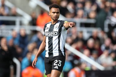 Newcastle United takımından Jacob Murphy, 28 Eylül 2024 'te İngiltere' nin Newcastle şehrinde oynanan Premier League maçı Newcastle United-Manchester City maçında takım talimatlarını verdi.