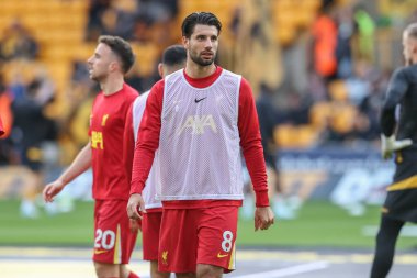 Liverpool 'dan Dominik Szoboszlai Premier Lig maçında ısınma turunda Wolverhampton Wanderers Liverpool' a karşı Molineux, Wolverhampton, Birleşik Krallık, 28 Eylül 2024 'te