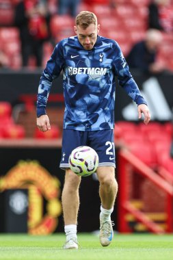 Tottenham Hotspur 'dan Dejan Kulusevski Premier Lig karşılaşması öncesinde Manchester United Tottenham Hotspur' a karşı 29 Eylül 2024 'te Old Trafford, Manchester, İngiltere' de oynanan maç öncesi ısınma maçında