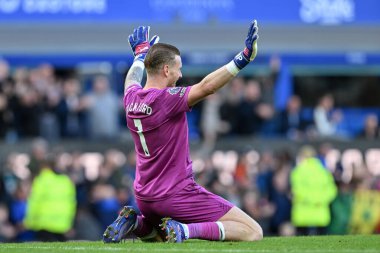 Everton 'dan Jordan Pickford, 28 Eylül 2024' te İngiltere 'nin Liverpool kenti Goodison Park' ta oynanan Premier League maçında Everton-Crystal Palace maçının tam zamanlı sonucunu kutluyor.