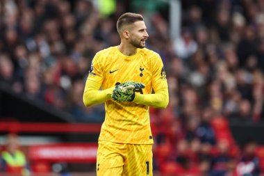 Tottenham Hotspur 'dan Guglielmo Vicario Premier League maçında Manchester United Tottenham Hotspur' a karşı Old Trafford, Manchester, Birleşik Krallık 'ta 29 Eylül 2024