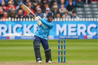 İngiltere 'den Ben Duckett, Birleşik Krallık' ın Bristol şehrinde oynanan 5. Metro Bank One Day International maçında 4 sayı kaydetti.