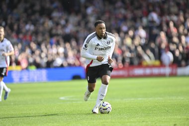 Fulham FC 'den Kenny TETE 28 Eylül 2024' te Nottingham Forest 'a karşı Fulham City Ground, Nottingham, İngiltere' de oynanan Premier League maçında topla saldırıyor.