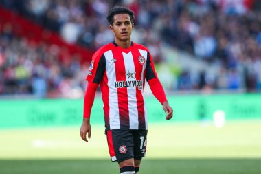 Brentford 'dan Fabio Carvalho, Premier League maçında Brentford - West Ham United maçını izliyor. Gtech Community Stadyumu, Londra, 28 Eylül 2024