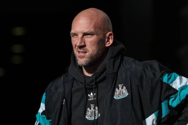 Newcastle United takımından John Ruddy, Manchester City 'ye karşı oynanan Premier League maçı sırasında 28 Eylül 2024' te St. James 's Park, Newcastle, İngiltere' ye geldi.