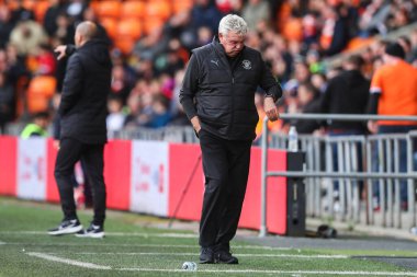Blackpool 'un baş antrenörü Steve Bruce, 28 Eylül 2024' te Bloomfield Road, Blackpool 'da oynanan Blackpool-Burton Albion maçında tepki gösterdi.