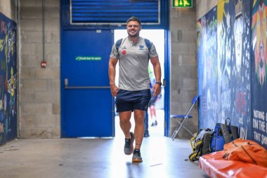 Warrington Wolves 'tan Joe Philbin, 28 Eylül 2024' te İngiltere 'nin Warrington şehrindeki Halliwell Jones Stadyumu' nda oynanan 2 Warrington Wolves-St Helens maçında Betfred Süper Lig play-off elemelerinden önce geldi.