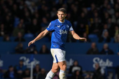 Everton 'dan James Tarkowski, 28 Eylül 2024' te İngiltere 'nin Liverpool kentinde oynanan Everton-Crystal Palace maçı sırasında antrenman yapıyor.