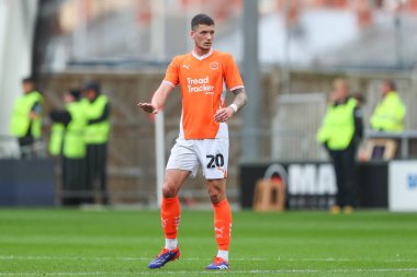 Blackpool takımından Oliver Casey 28 Eylül 2024 'te Bloomfield Road, Blackpool' da oynanan Blackpool - Burton Albion maçında