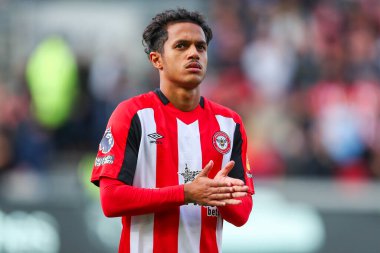 Brentford 'dan Fabio Carvalho, 28 Eylül 2024' te İngiltere 'deki The Gtech Community Stadyumu' nda Premier League karşılaşması öncesinde Brentford-West Ham United maçına hazırlanıyor.