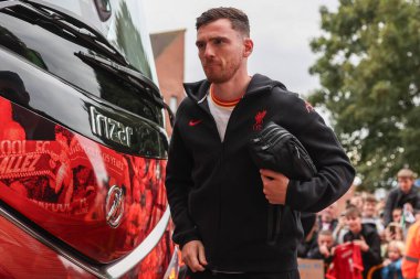 Liverpool 'dan Andrew Robertson, 28 Eylül 2024' te İngiltere 'nin Molineux kentinde oynanan Premier Lig karşılaşmasında Wolverhampton Wanderers' a karşı Liverpool maçına geldi.