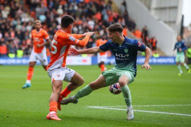 Burton Albion takımından Dylan Williams, Blackpool 'dan Rob Apter' ı 28 Eylül 2024 'te Bloomfield Road, Blackpool' da oynanan Blackpool 1 karşılaşmasında yendi.