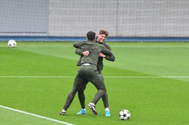 Manchester City 'den John Stones ve Manchester City' den Joko Gvardiol 30 Eylül 2024 'te Etihad Kampüsü, Manchester, İngiltere' deki açık eğitim oturumunda