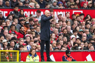 Manchester United takımının 10 Hag teknik direktörü Manchester United 'ın Tottenham Hotspur' a karşı 29 Eylül 202 tarihinde Old Trafford, Manchester 'da oynadığı Premier League maçında takım talimatlarını verdi.