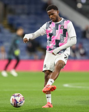 Plymouth Argyle 'dan Bali Mumba, Sky Bet Şampiyonası maçında ısınma turunda Burnley' e karşı Plymouth Argyle, Turf Moor, Burnley, İngiltere, 1 Ekim 2024