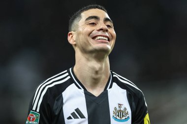Newcastle United takımından Miguel Almirn, Carabao Kupası 3. Raunt Newcastle United 'a karşı St. James' s Park, Newcastle, 1 Ekim 2024 'te oynanan Wimbledon maçında gülümsedi.