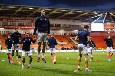 Blackpool 'dan Oliver Casey maç öncesi ısınma maçında Blackpool Lincoln City ile Bloomfield Road, Blackpool, İngiltere' de 1 Ekim 2024 'de oynanacak.
