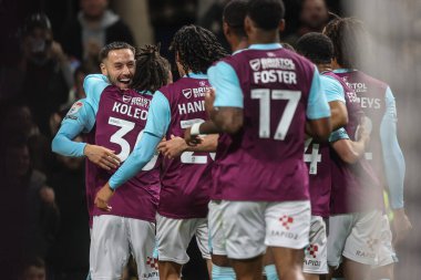 Burnley 'den Josh Brownhill, 1 Ekim 2024' te Burnley ile Plymouth Argyle arasında oynanan Sky Bet Şampiyonası maçında 1-0 kazanma hedefini kutluyor.