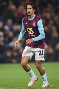 Burnley 'den Hannibal Mejbri Gök İddia Şampiyonası maçında Burnley ile Plymouth Argyle karşı karşıya Turf Moor, Burnley, Birleşik Krallık, 1 Ekim 2024