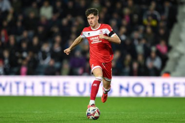 Middlesbrough takımından Hayden Hackney, 1 Ekim 2024 'te İngiltere' nin West Bromwich Albion-Middlesbrough maçında topu aldı.