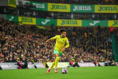 Norwich City 'den Kaide Gordon, Norwich City' nin 1 Ekim 2024 'te Carrow Road, Norwich' te Leeds United 'a karşı oynadığı Sky Bet Şampiyonası maçında topla koşuyor.