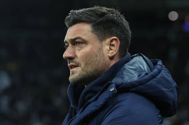 AFC Wimbledon teknik direktörü Johnnie Jackson, Carabao Kupası 3. Raunt Newcastle United 'a karşı St. James' s Park, Newcastle, 1 Ekim 2024