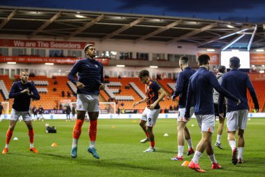 Blackpool 'dan Jordan Lawrence-Gabriel maç öncesi ısınma maçında Blackpool Lincoln City' ye karşı Bloomfield Road, Blackpool, 1 Ekim 2024