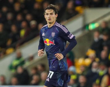 Leeds United takımından Brenden Aaronson, Norwich City, Norwich Road, Norwich, İngiltere 'de 1 Ekim 2024 tarihinde Leeds United' a karşı oynadığı Sky Bet Şampiyonası maçında koşuyor.
