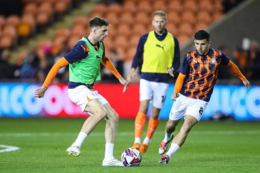 Blackpool 'dan Jake Beesley maç öncesi ısınma maçında Blackpool Lincoln City' e karşı Bloomfield Road, Blackpool, 1 Ekim 2024