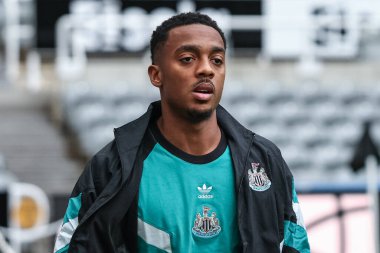 Newcastle United takımından Joe Willock, Carabao Kupası 'nda 3. Raunt Newcastle United' a karşı St. James 's Park, Newcastle, 1 Ekim 2024' te AFC Wimbledon 'a geldi.