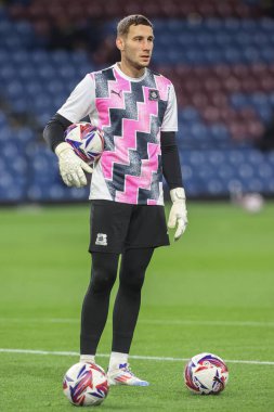 Plymouth Argyle takımından Marko Maroi, Sky Bet Şampiyonası maçında ısınma turunda Burnley 'e karşı Plymouth Argyle, Turf Moor, Burnley, İngiltere, 1 Ekim 2024