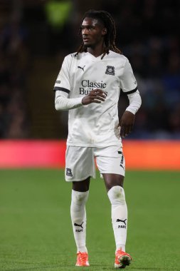 Plymouth Argyle takımından İbrahim Cissoko Gök İddia Şampiyonası maçında Burnley, Burnley 'e karşı Turf Moor, Burnley, Birleşik Krallık' ta 1 Ekim 2024