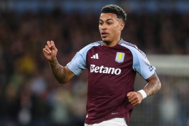 Aston Villa 'dan Morgan Rogers UEFA Şampiyonlar Ligi Stage maçı sırasında Villa Park, Birmingham, Birleşik Krallık' ta Aston Villa - Bayern Münih maçında