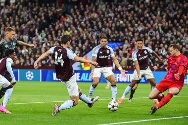 Aston Villa 'dan Pau Torres 1-0' lık skorla gol atmasına karşın, daha sonra UEFA Şampiyonlar Ligi Stage karşılaşmasında VAR tarafından elendi.