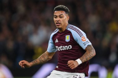 Aston Villa 'dan Morgan Rogers UEFA Şampiyonlar Ligi Stage maçı sırasında Villa Park, Birmingham, Birleşik Krallık' ta Aston Villa - Bayern Münih maçında
