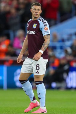 Aston Villa takımından Ross Barkley UEFA Şampiyonlar Ligi Stage maçı sırasında Villa Park, Birmingham 'da Aston Villa ile Bayern Münih maçında, 2 Ekim 2024