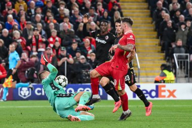 Bologna 'dan UEFA Şampiyonlar Ligi - Lig Stage maçı sırasında Liverpool, Liverpool' a karşı Bologna maçında Liverpool, Liverpool, İngiltere 'de 2 Ekim 2024' te Diogo Jota 'dan kurtarıyor.