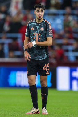 Bayern Münih 'ten Aleksandar Pavlovi UEFA Şampiyonlar Ligi Sahne Maçı' nda Aston Villa Bayern Münih 'e karşı, Birmingham, İngiltere, Villa Park, 2 Ekim 2024