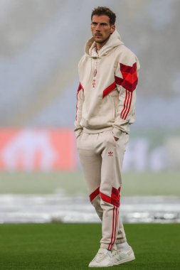 Bayern Münih 'ten Leon Goretzka, UEFA Şampiyonlar Ligi Stage karşılaşması öncesinde Birmingham, İngiltere' deki Villa Park 'ta Aston Villa-Bayern Münih maçına geldi.