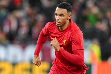 Liverpool 'dan Trent Alexander-Arnold, 2 Ekim 2024' te İngiltere 'nin Liverpool kentinde oynanan Liverpool-Bologna maçından önce ısınmaya başladı.