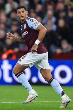 Aston Carlos, UEFA Şampiyonlar Ligi Stage maçı sırasında Villa Park, Birmingham 'da Aston Villa ve Bayern Münih maçında, 2 Ekim 2024