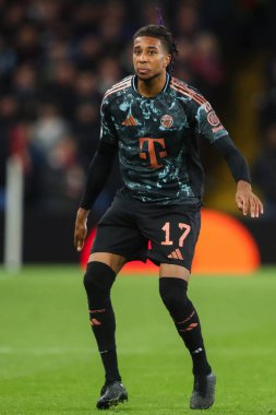 Bayern Münih 'ten Michael Olise UEFA Şampiyonlar Ligi Sahne Maçı' nda Aston Villa, Bayern Münih 'e karşı Villa Park, Birmingham, İngiltere, 2 Ekim 2024